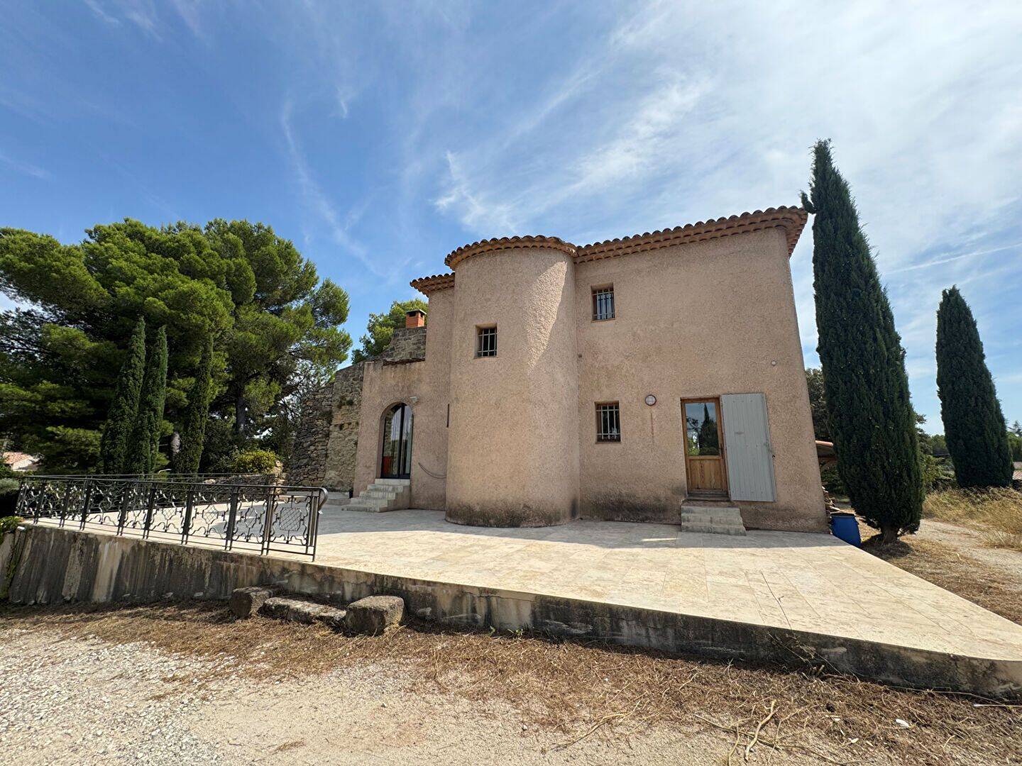 Maison 6 pièces 163 m² · à Pélissanne · 162,7 m² · 2 150 €/mois