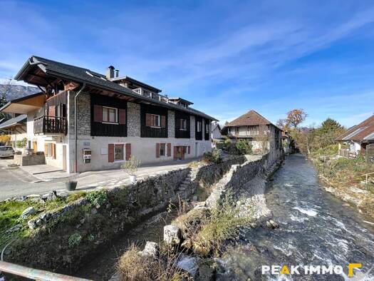 Appartement à vendre 550 000 € 5 pièces 2 chambres 130 m² RDC/4 Doussard 74210