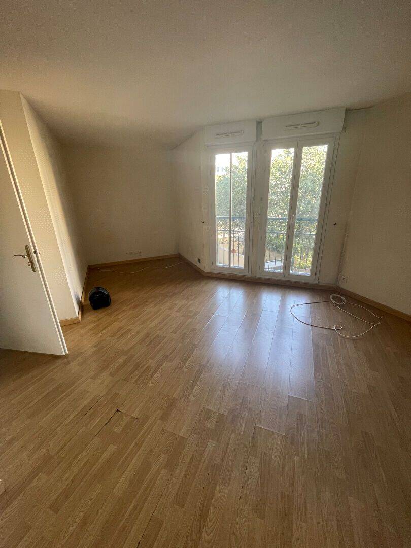Appartement 1 pièce 27 m² · à Rosny-sous-Bois · 27,3 m² · 762 €