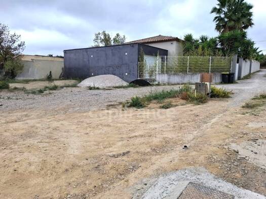 Terrain constructible à vendre - neuf 93 500 € 388 m² de terrain Fouzilhon 34480