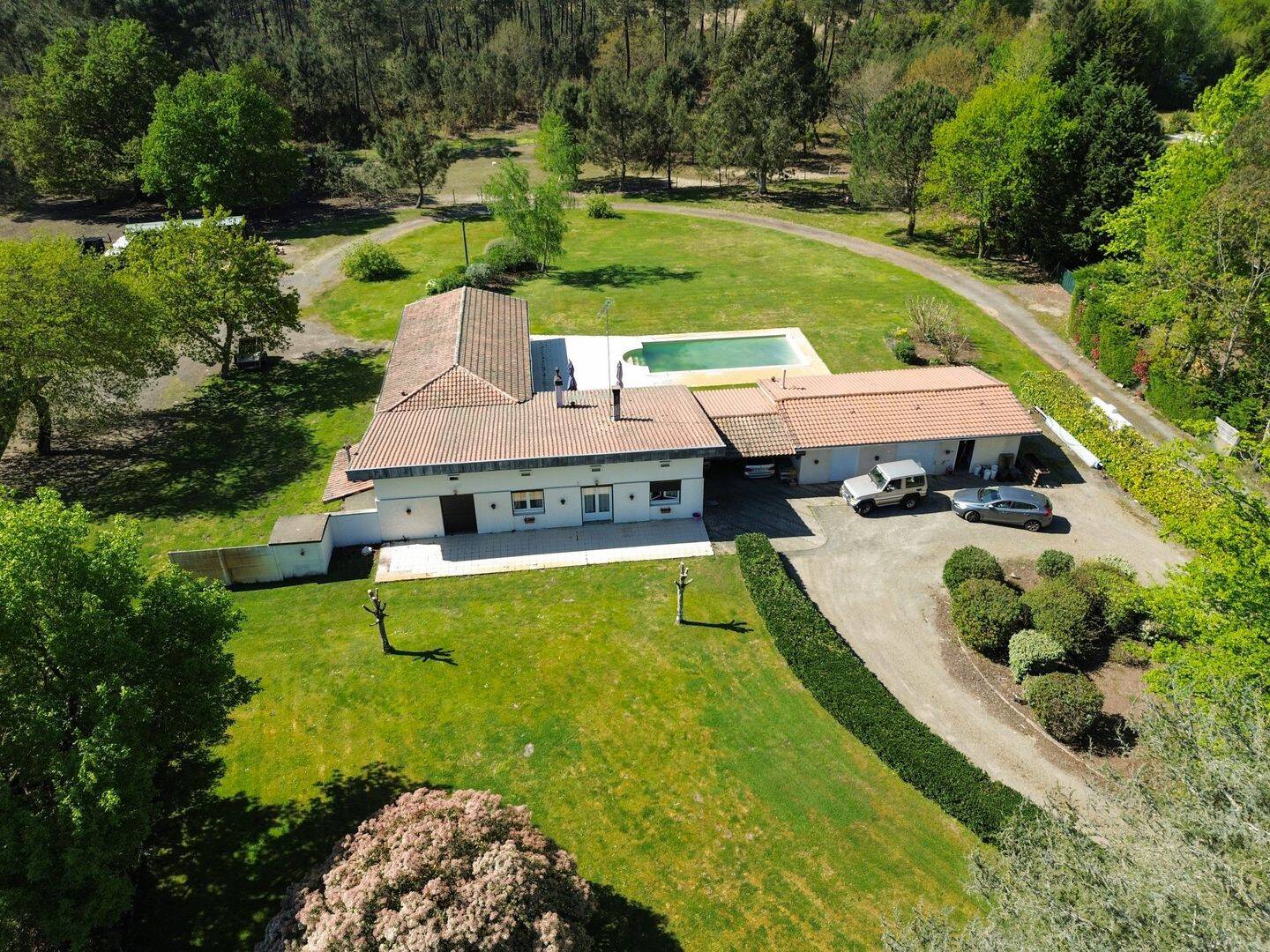 Maison 10 pièces 200 m² · à Sainte-Eulalie-en-Born · 200 m² · 105 000 €