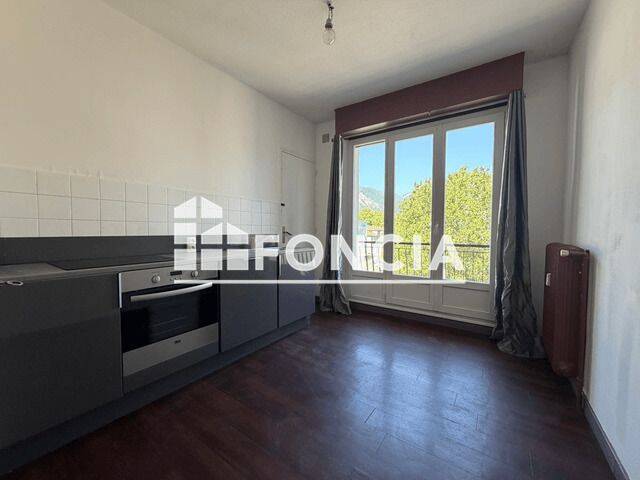 Appartement 2 pièces 75 m² · à Grenoble · 75,2 m² · 790 €