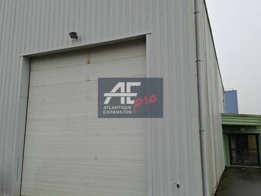 Local d'activités à louer 4 500 € 540 m² d'espace de stockage Brais Saint-Nazaire 44600