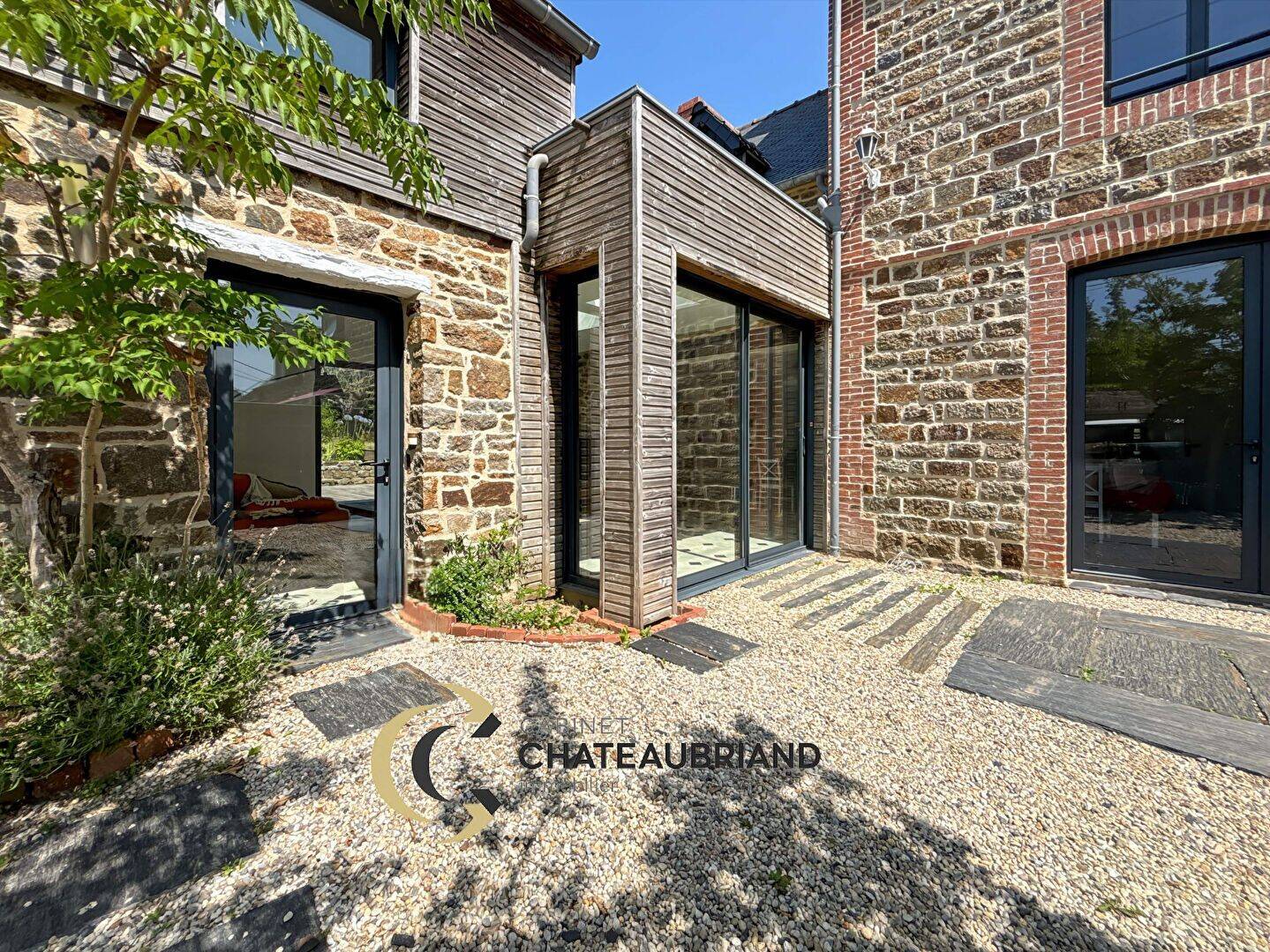Maison 6 pièces 133 m² · à La Gouesnière · 133 m² · 436 800 €