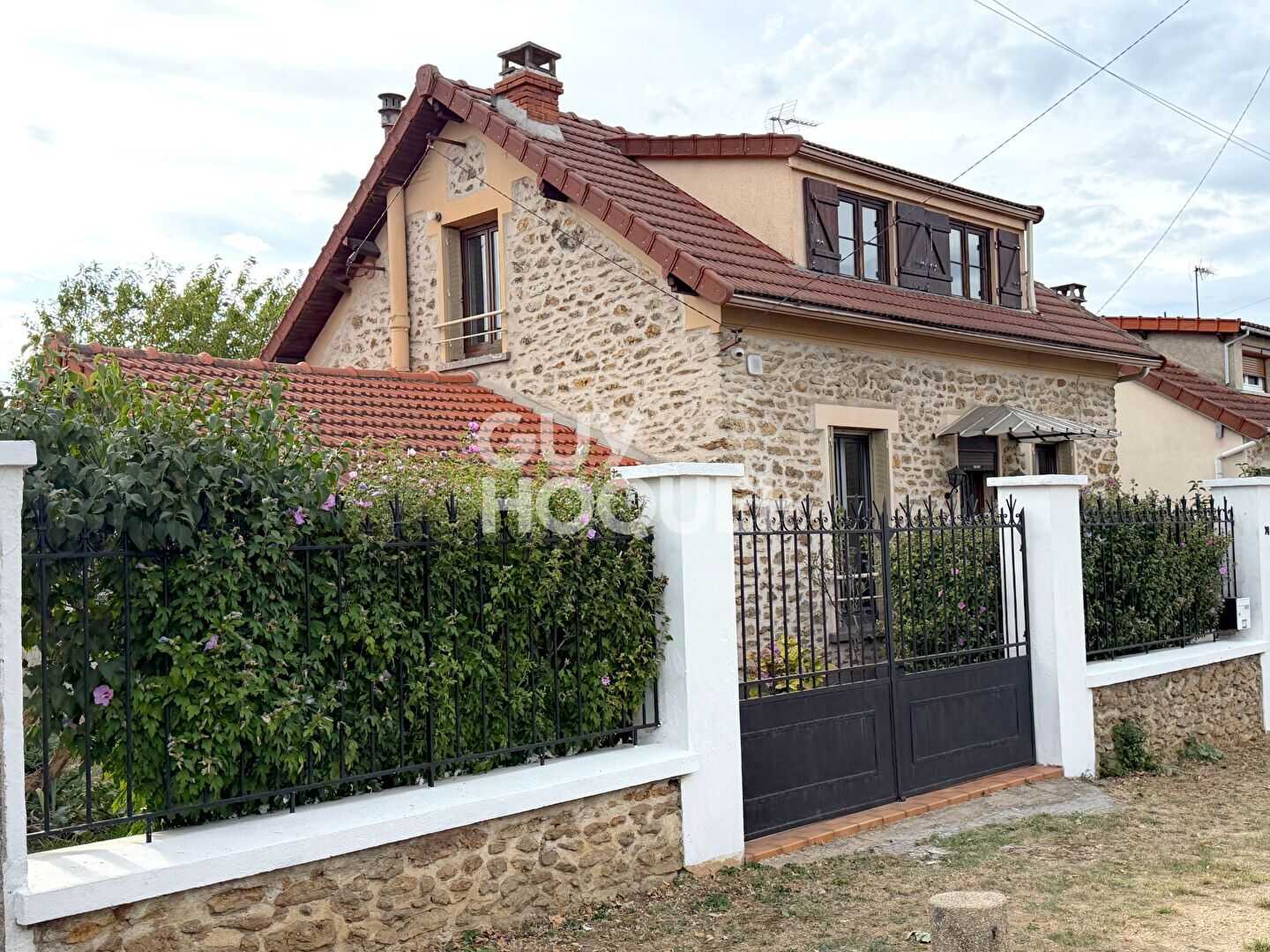 Maison 4 pièces 75 m² · à Corbeil-Essonnes · 75 m² · 250 000 €