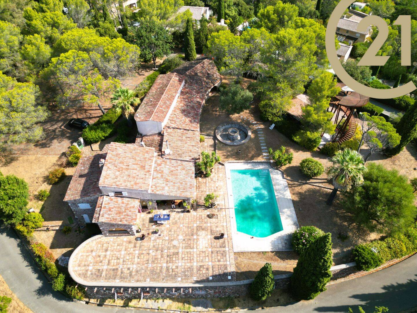 Maison 12 pièces 500 m² · à Fréjus · 500 m² · 1 875 000 €
