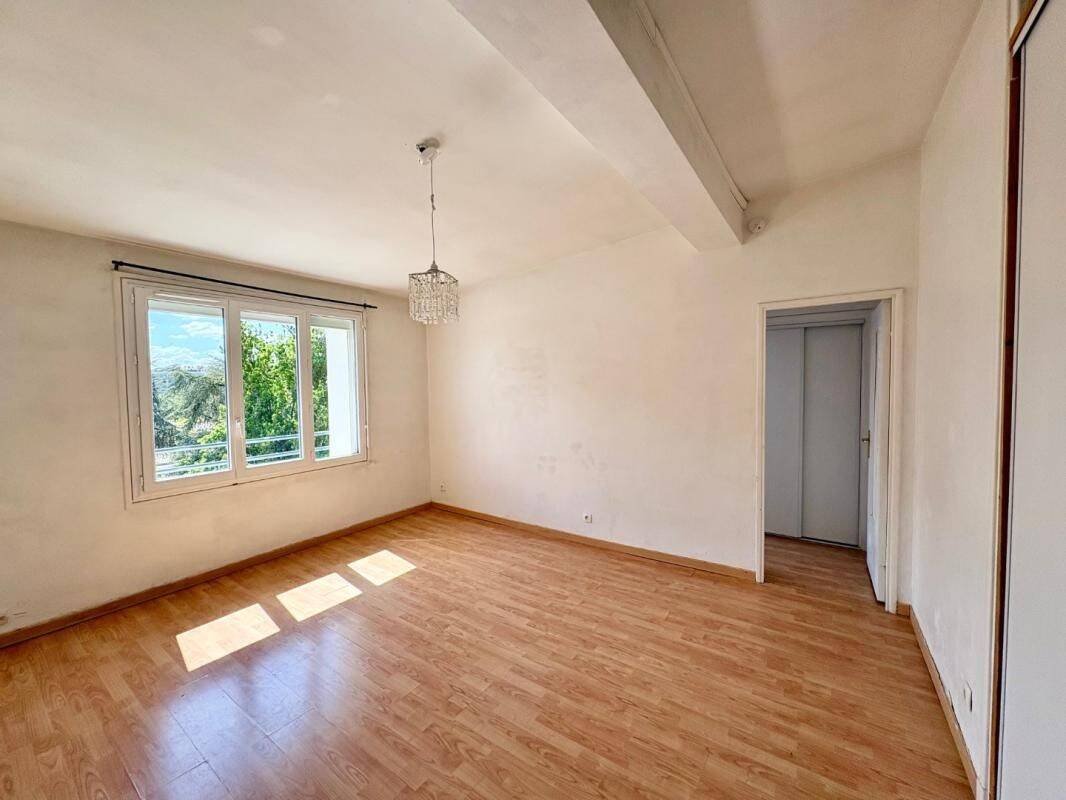 Appartement 4 pièces 66 m² · à Roanne · 66 m² · 500 €