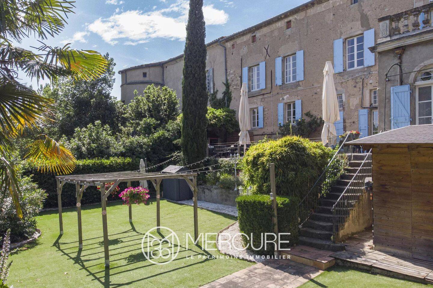Maison 10 pièces 430 m² · à Montolieu · 430 m² · 699 000 €