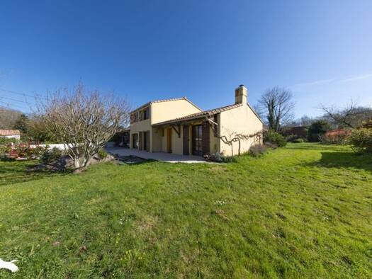 Maison à vendre 262 400 € 5 pièces 4 chambres 128 m² 1 272 m² de terrain Landeronde 85150