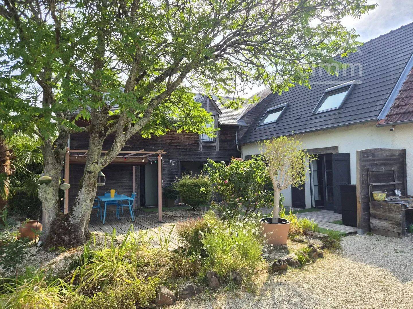 Maison 5 pièces 136 m² · à Saint-Éloy-de-Gy · 136 m² · 250 000 €