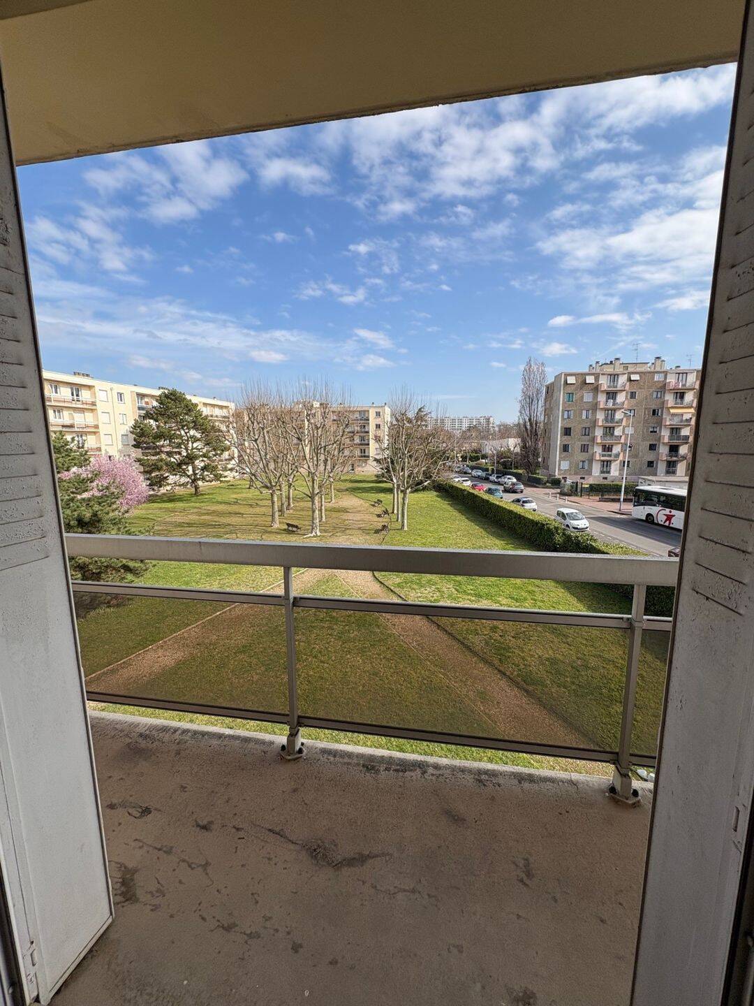 Appartement 4 pièces 64 m² · à Vénissieux · 63,6 m² · 160 400 €