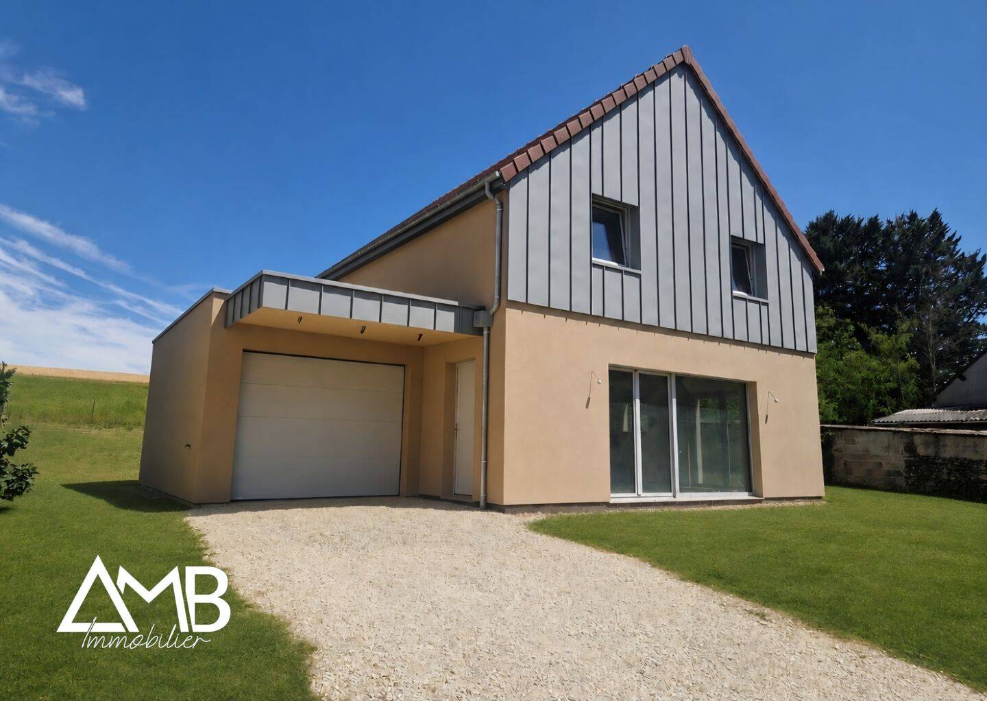 Maison 6 pièces 115 m² · à Ymeray · 115 m² · 405 000 €