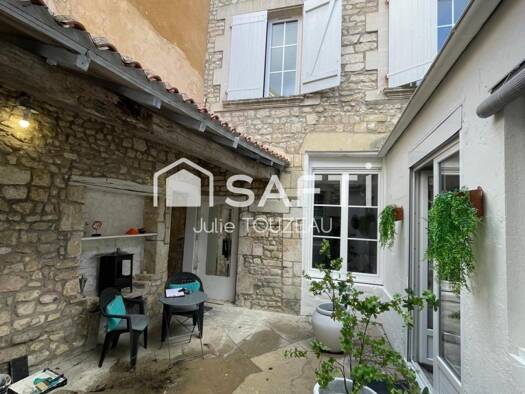 Immeuble à vendre 479 000 € 190 m² Centre Ville Saint-Jean-d'Angély 17400