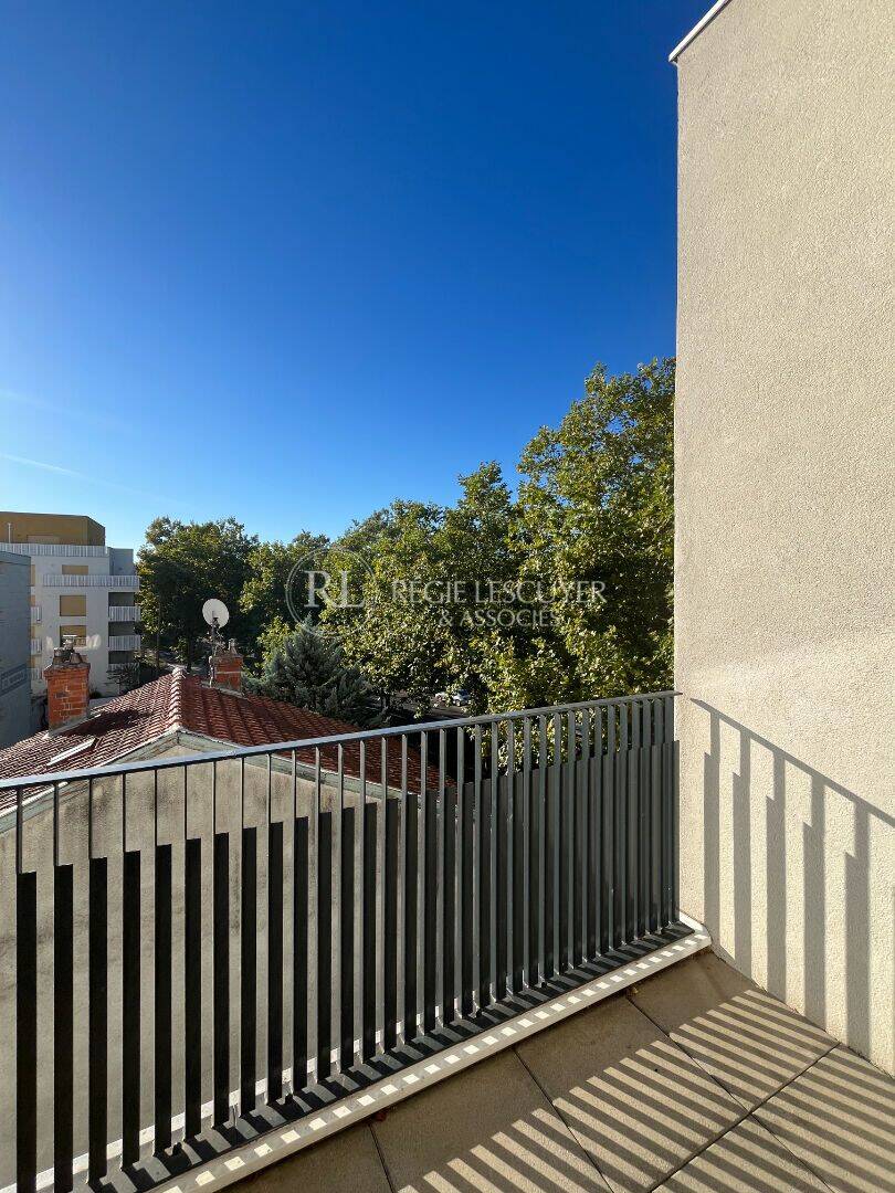 Appartement 3 pièces 66 m² · à Lyon 8ème Arrondissement · 65,8 m² · 1 004 €/mois