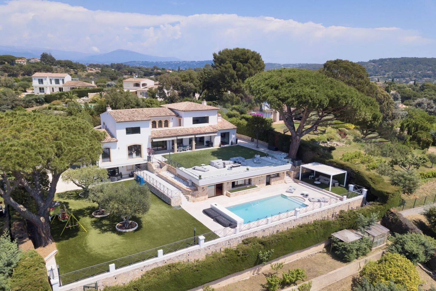 Maison 10 pièces 440 m² · à Mougins · 440 m² · 2 990 000 €