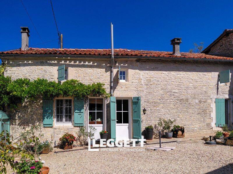 Maison 4 pièces 163 m² · à Aunac-sur-Charente · 163 m² · 220 000 €