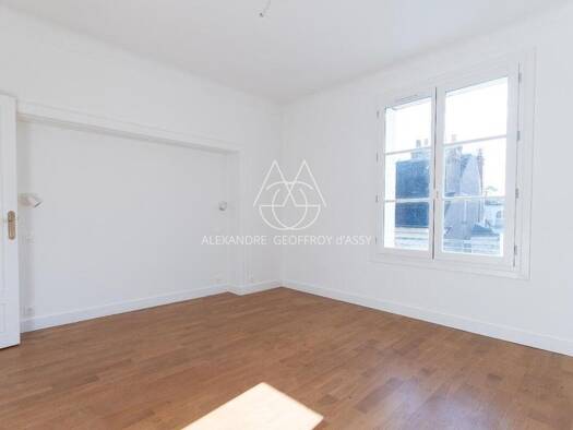 Appartement à vendre 588 000 € 6 pièces 3 chambres 131 m² 2ème étage Centre Tours 37000