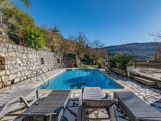 Maison à vendre 749 900 € 7 pièces 5 chambres 189,4 m² 2 531 m² de terrain Tourrettes-sur-Loup 06140