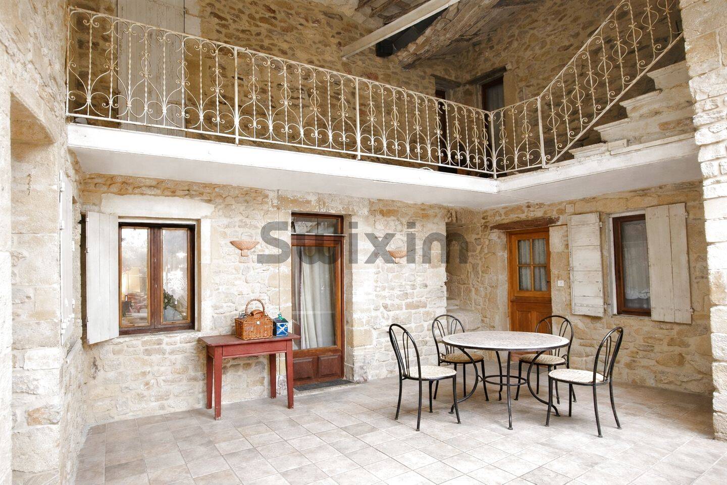 Maison 10 pièces 157 m² · à Uzès · 157 m² · 350 000 €