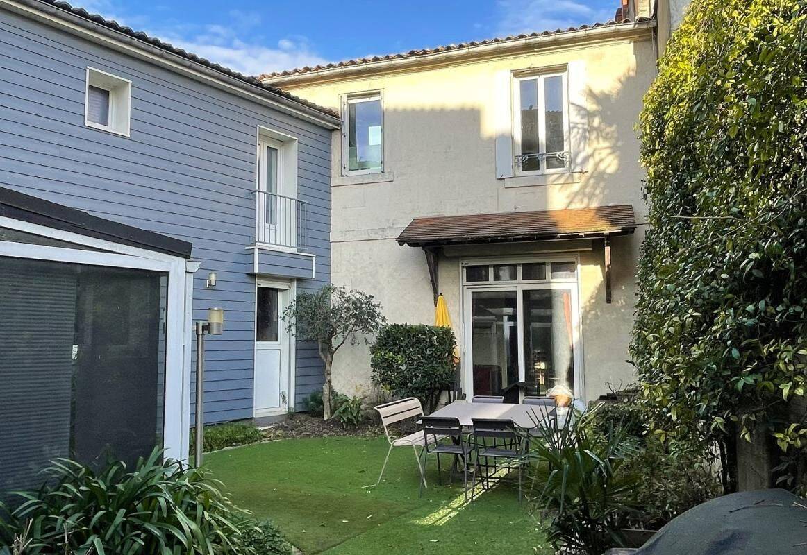 Maison 11 pièces 256 m² · à Cognac · 256 m² · 425 000 €