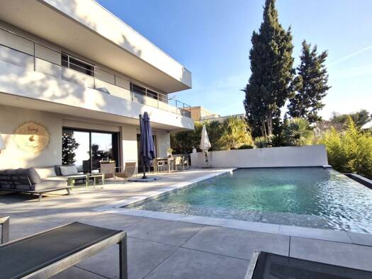 Maison à vendre 1 575 000 € 10 pièces 5 chambres 336 m² 1 212 m² de terrain Villeneuve-lès-Avignon 30400