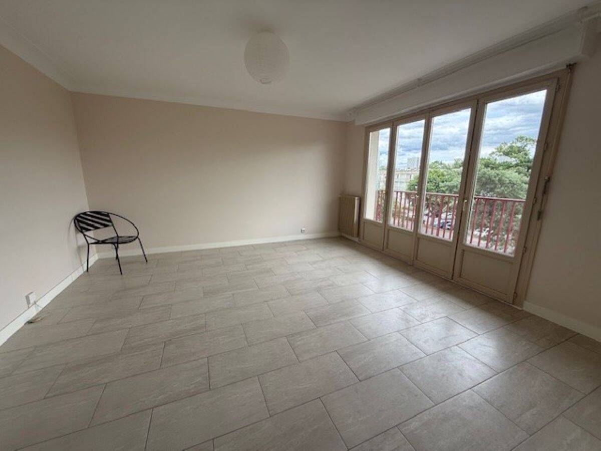 Appartement 4 pièces 76 m² · à Rennes · 75,8 m² · 1 050 €/mois