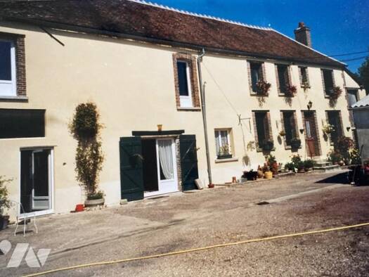 Maison à vendre 180 000 € 6 pièces 2 chambres Cézy 89410