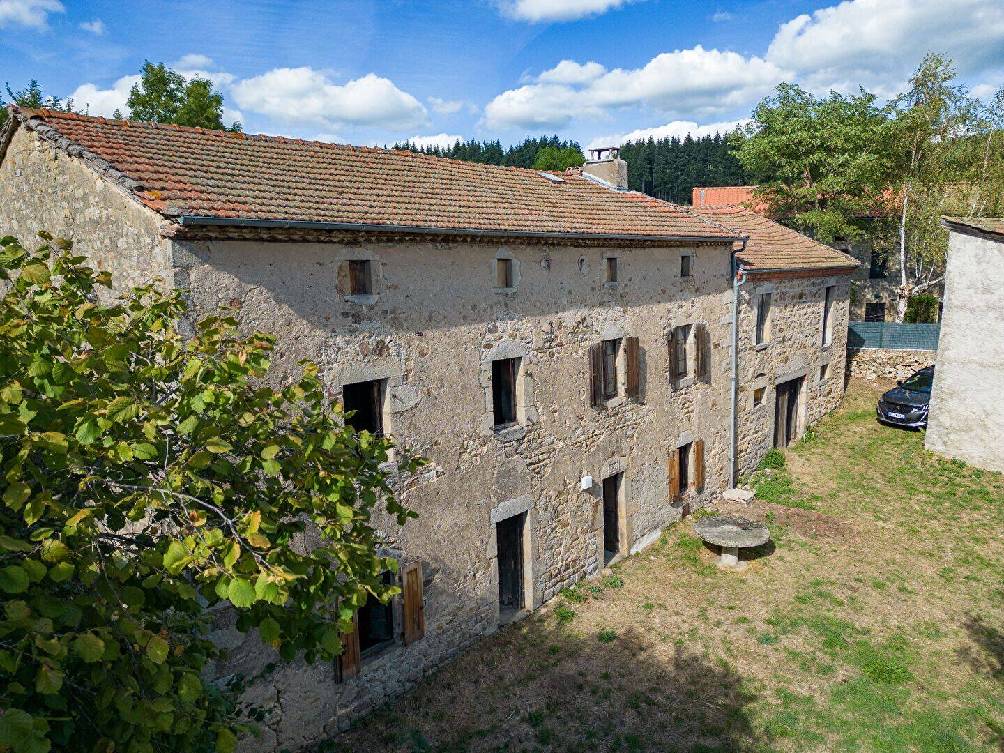 Maison 6 pièces 160 m² · à Chassignolles · 160 m² · 129 500 €