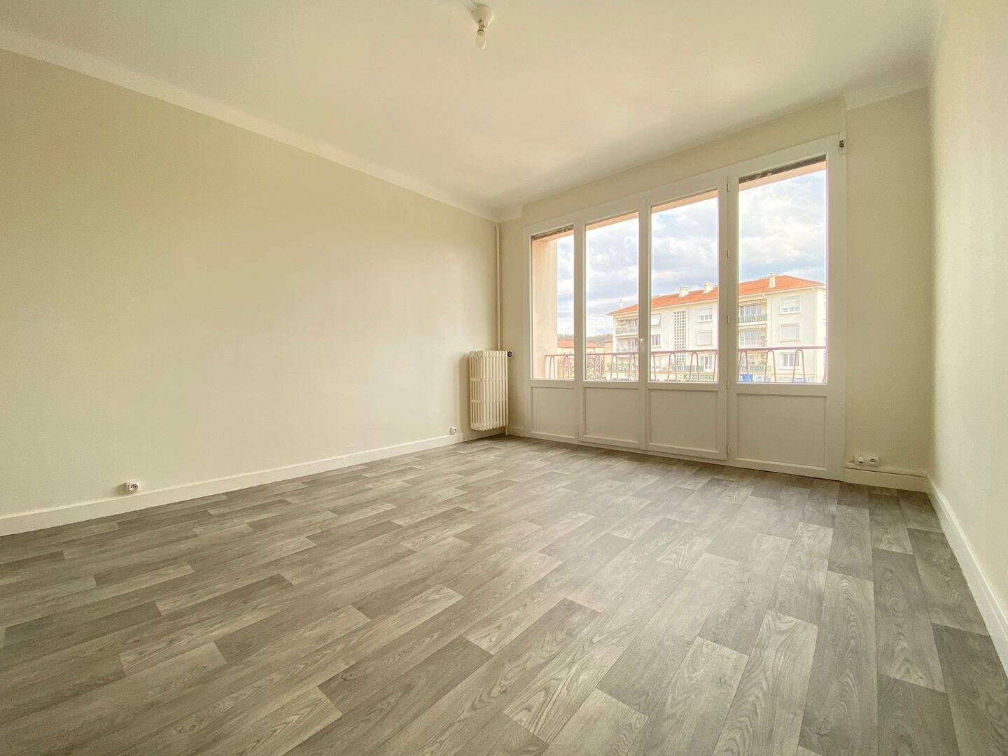 Appartement 3 pièces 61 m² · à Roussillon · 60,6 m² · 680 €
