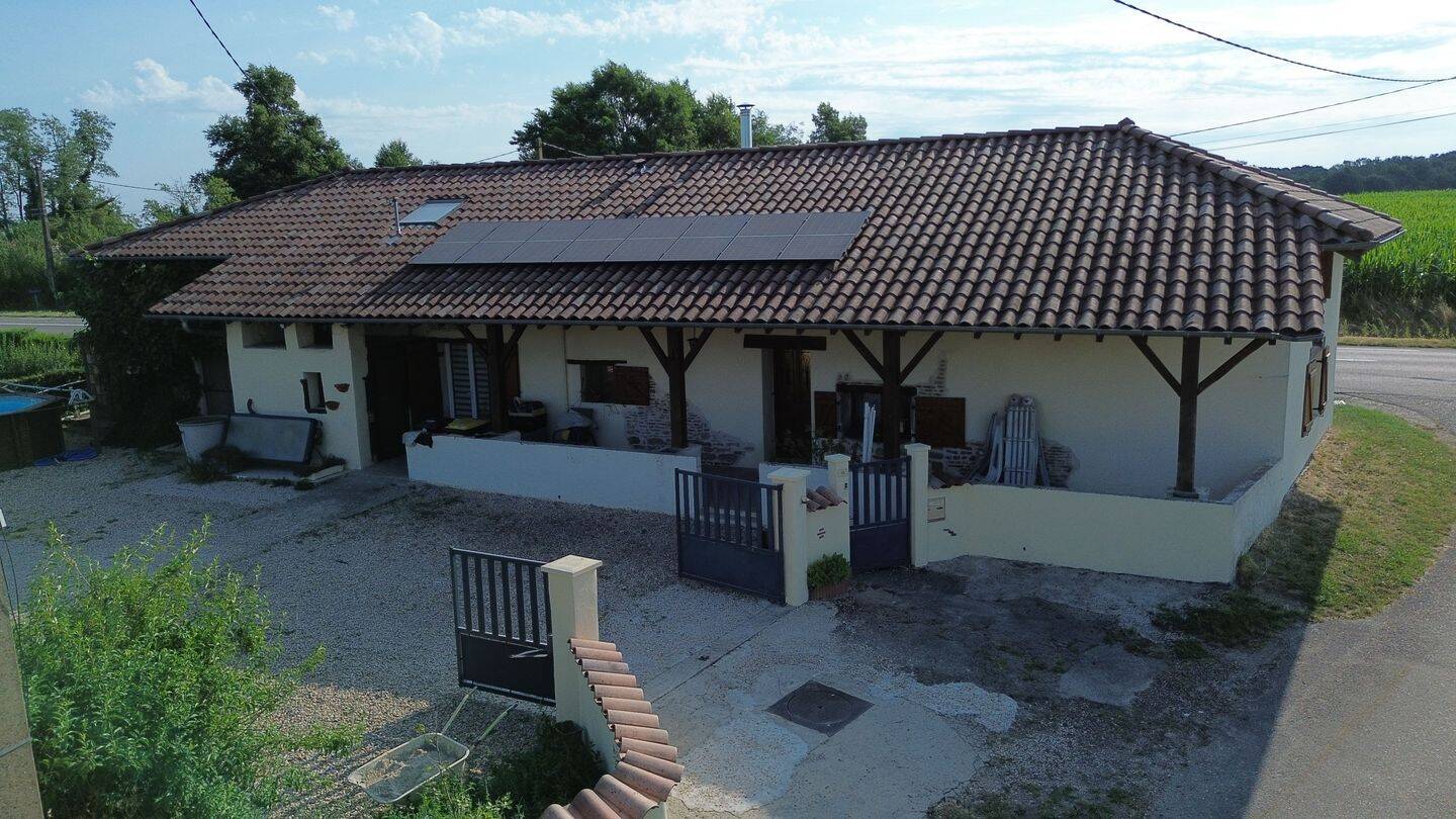Maison de type fermette bressane avec colombage