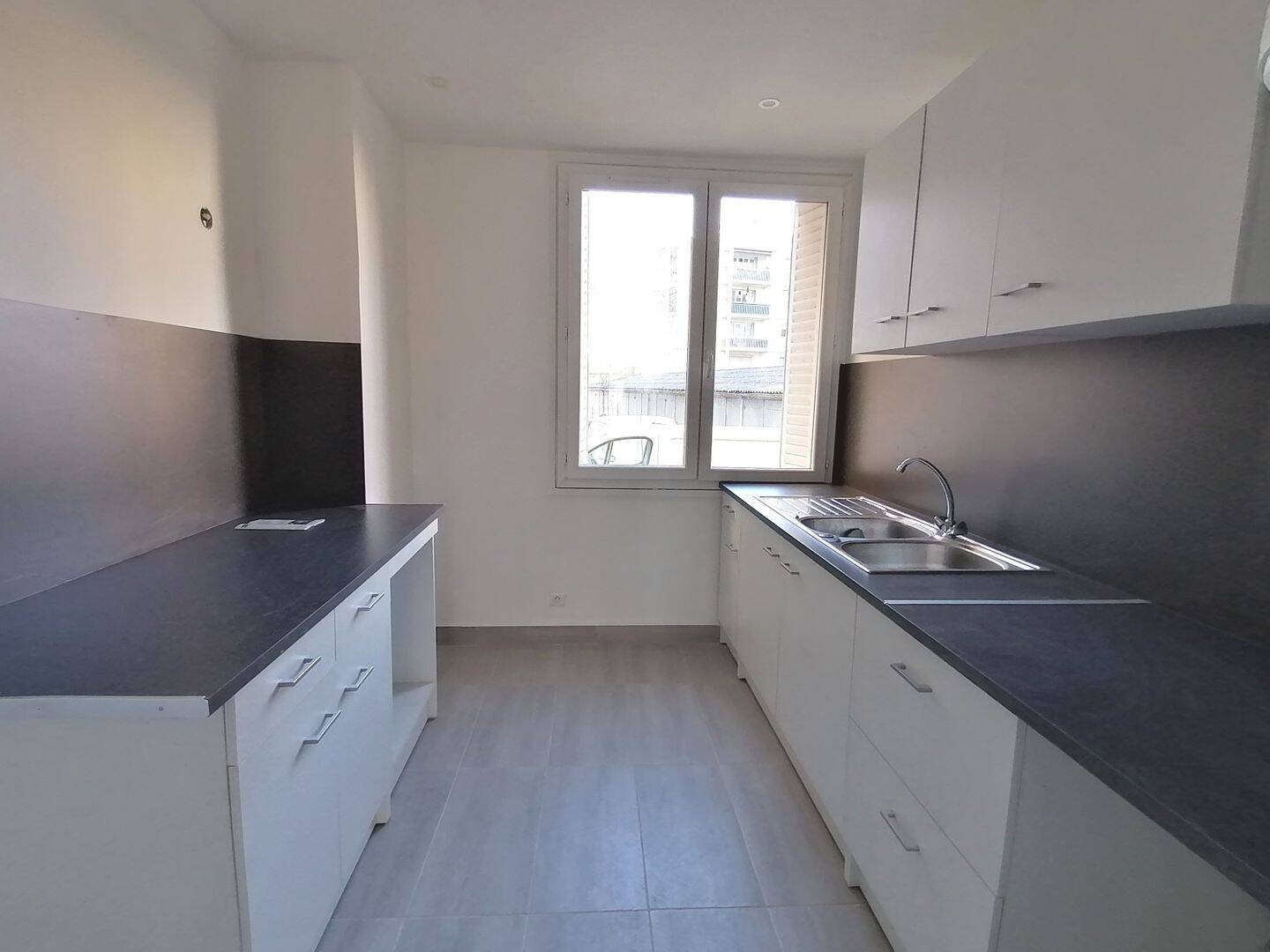 Appartement 3 pièces 60 m² · à Lyon 8ème Arrondissement · 60 m² · 900 €