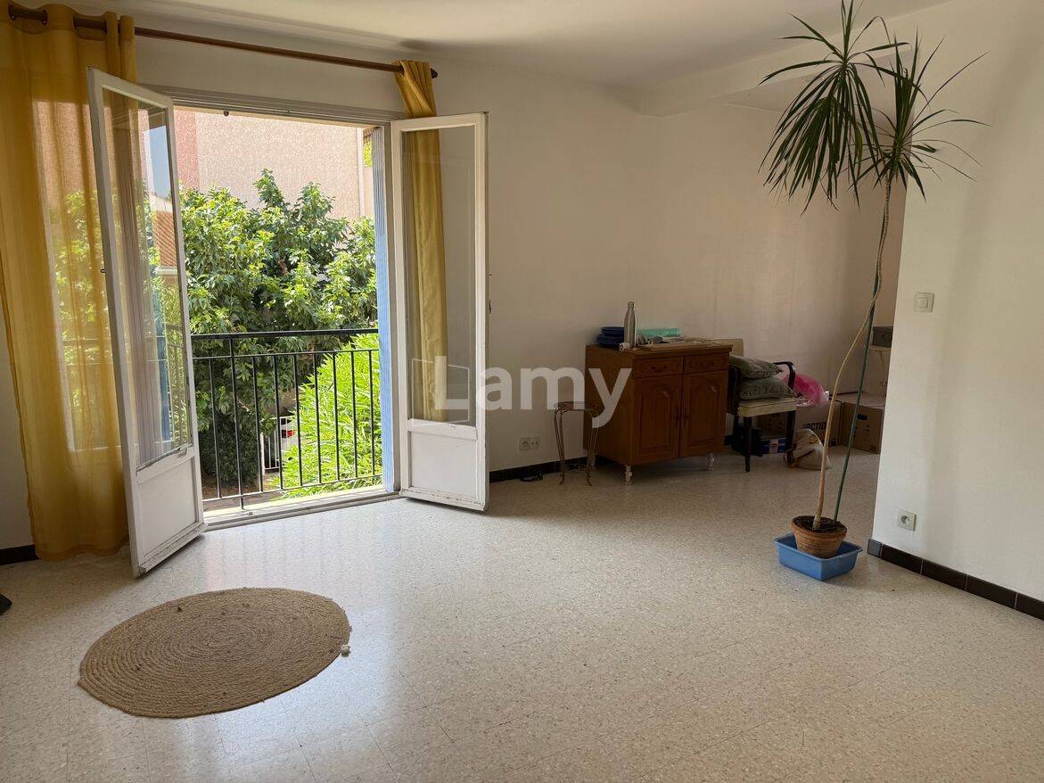 Appartement 2 pièces 64 m² · à Salon-de-Provence · 63,7 m² · 726 €