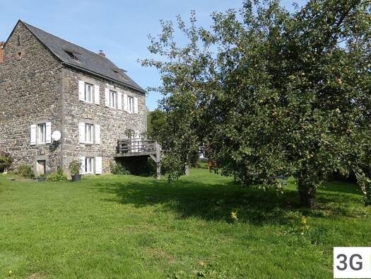 Maison à vendre 327 000 € 7 pièces 4 chambres 150 m² 1 406 m² de terrain Saint-Pierre-Roche 63210