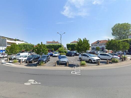 Boutique avec bail commercial 2 500 € 2 pièces 180 m² de surface de vente Thiellement Le Raincy 93340