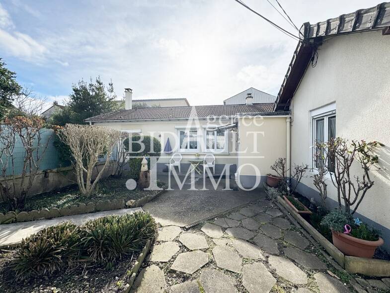 Maison de plain-pied à vendre 445 000 € 4 pièces 2 chambres 75 m² 384 m² de terrain Rueil sur Seine-Plaine-Gare Rueil-Malmaison 92500