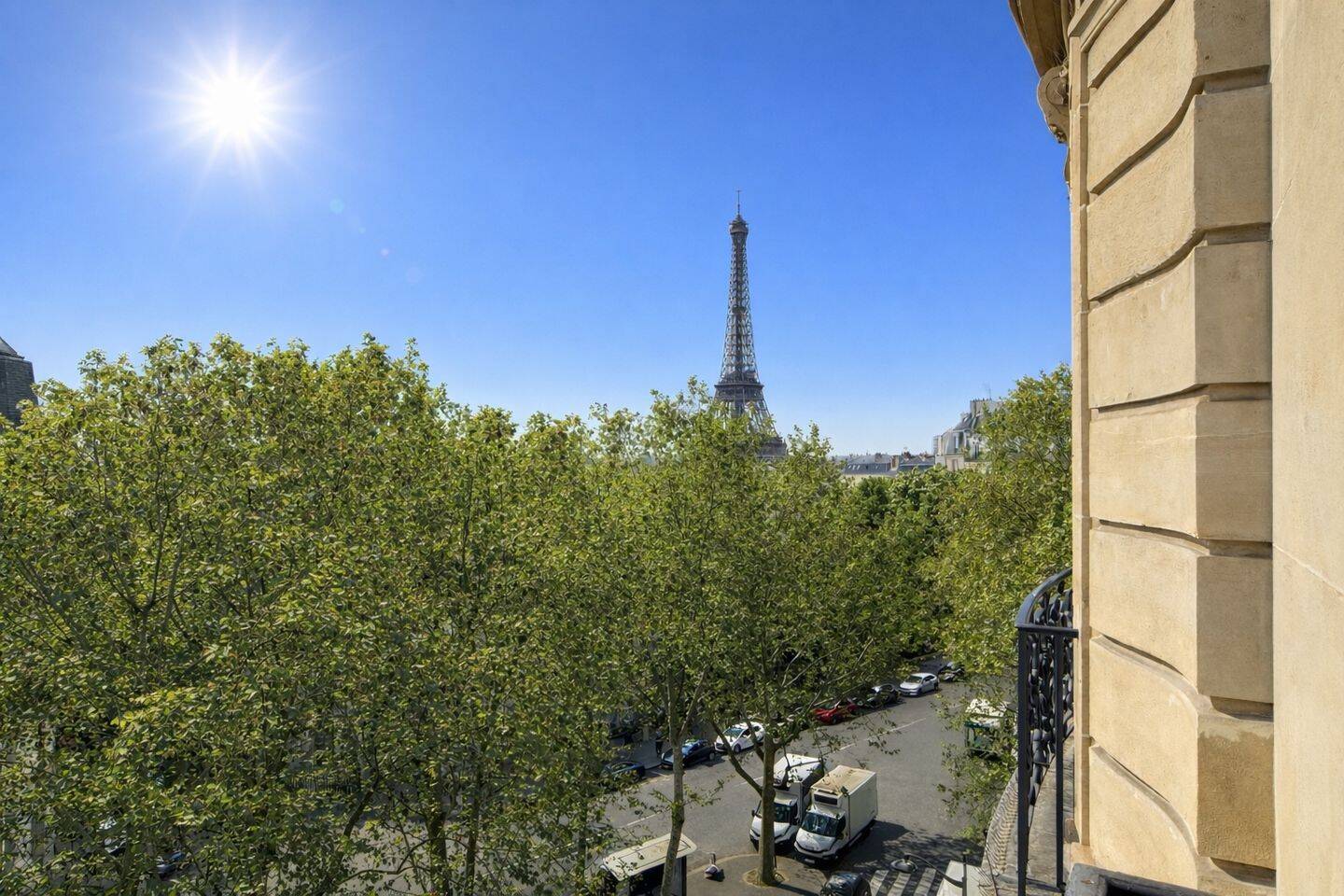 Appartement 9 pièces 362 m² · à Paris 16ème Arrondissement · 362 m² · 14 500 €