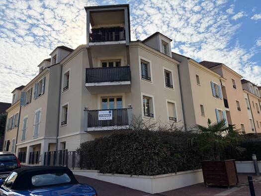 Appartement à vendre 360 000 € 3 pièces 2 chambres 61,21 m² Étage 1/3 Bas Buc Buc 78530