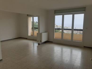 Appartement à louer 1 100 € 4 pièces 3 chambres 84 m² Étage 6/7 Ajaccio 20090
