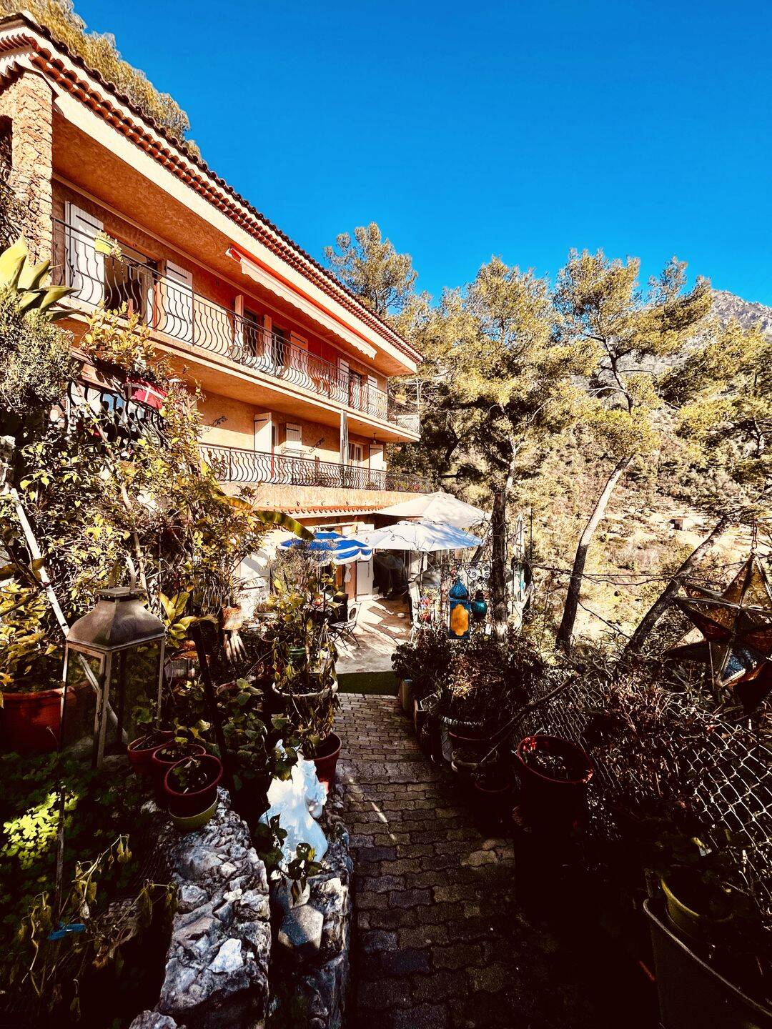 Maison 11 pièces 285 m² · à Menton · 285,4 m² · 848 000 €