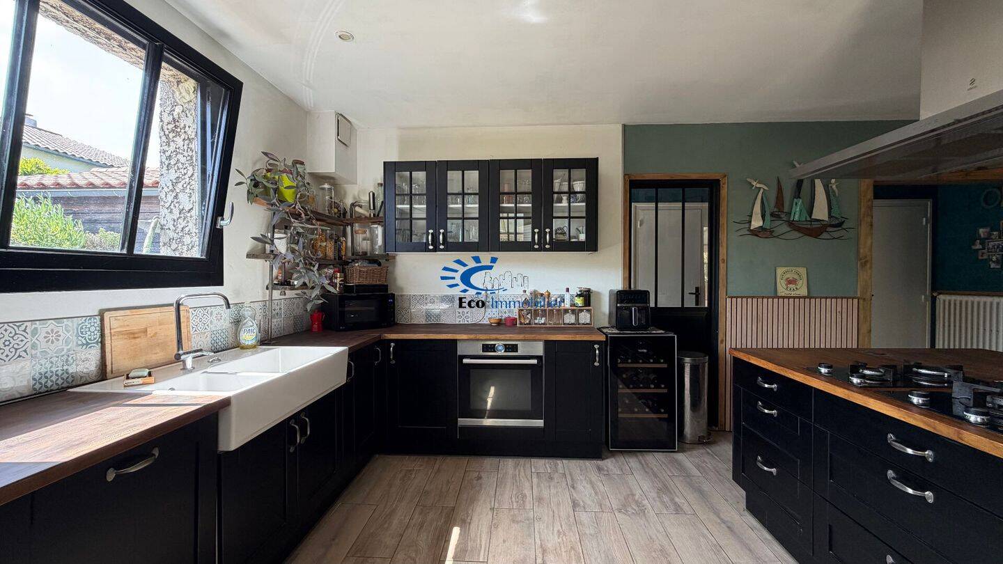Maison 6 pièces 168 m² · à L'Houmeau · 168 m² · 579 000 €