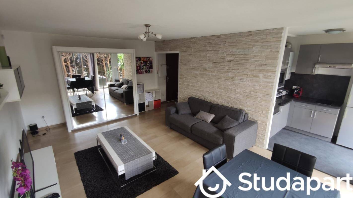 Appartement 1 pièce 35 m² · à Antibes · 35 m² · 830 €