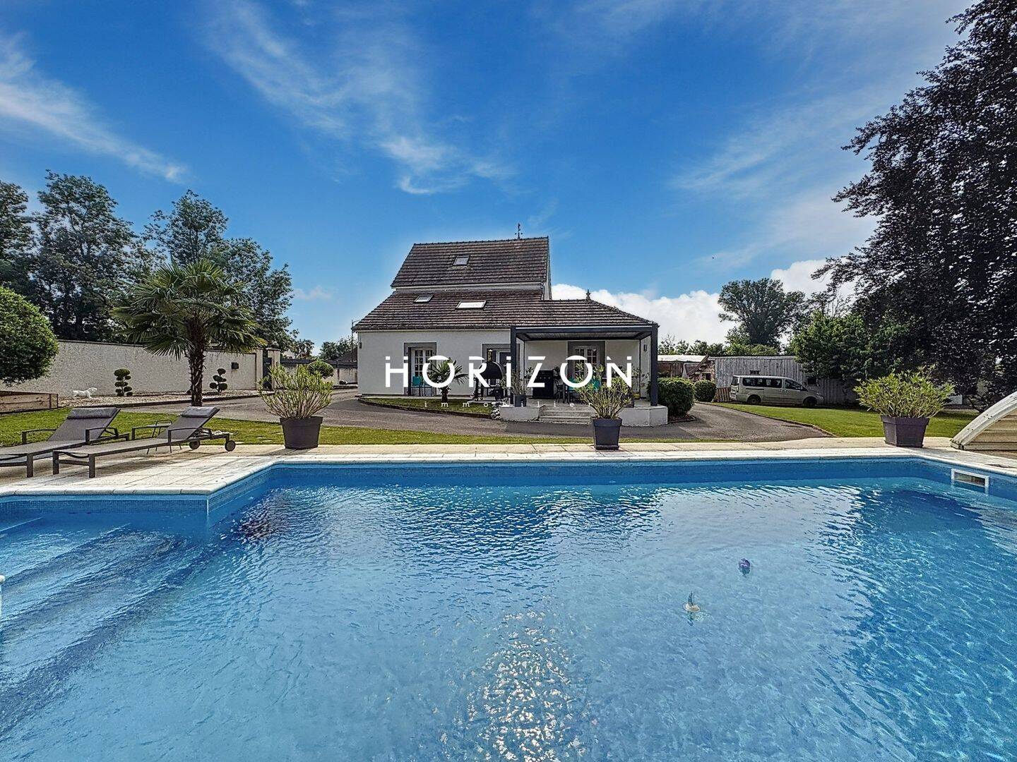 Maison 8 pièces 165 m² · à Pierre-de-Bresse · 165 m² · 319 000 €
