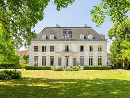Hôtel particulier à vendre de 1.7M à 3M € 20 pièces 12 chambres 740 m² 7 000 m² de terrain Sainte Thérèse-Bons Enfants-Gare Montgeron 91230