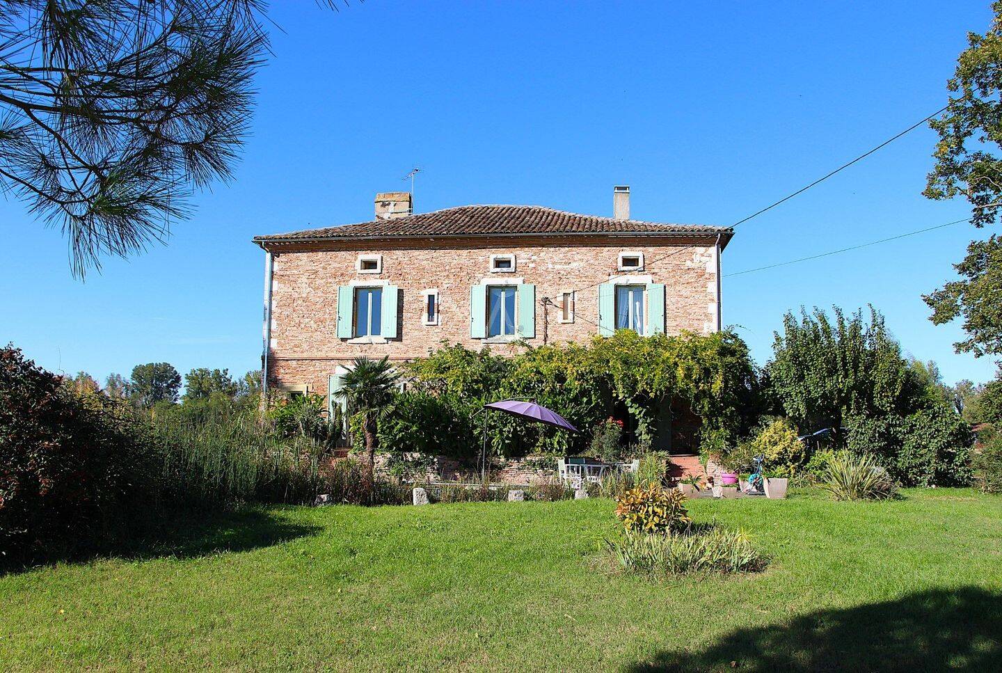 Maison 10 pièces 405 m² · à Merles · 405 m² · 425 000 €