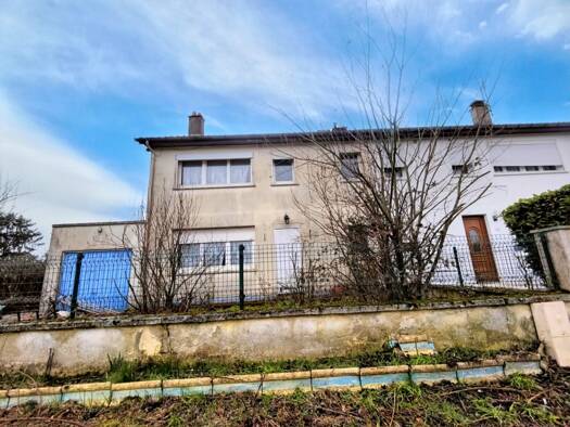 Maison à vendre 100 500 € 6 pièces 4 chambres 112,9 m² 737 m² de terrain Benay 02440