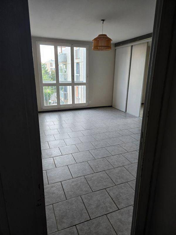 Appartement 5 pièces 82 m² · à Aix-en-Provence · 82 m² · 1 050 €/mois
