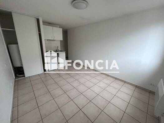 Appartement à louer 375 € 1 pièce 20,1 m² RDC Pentagone La Roche-sur-Yon 85000
