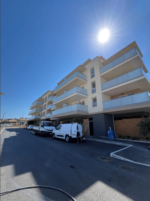 Appartement 3 pièces 67 m² · à Saint-Laurent-du-Var · 66,7 m² · 1 252 €