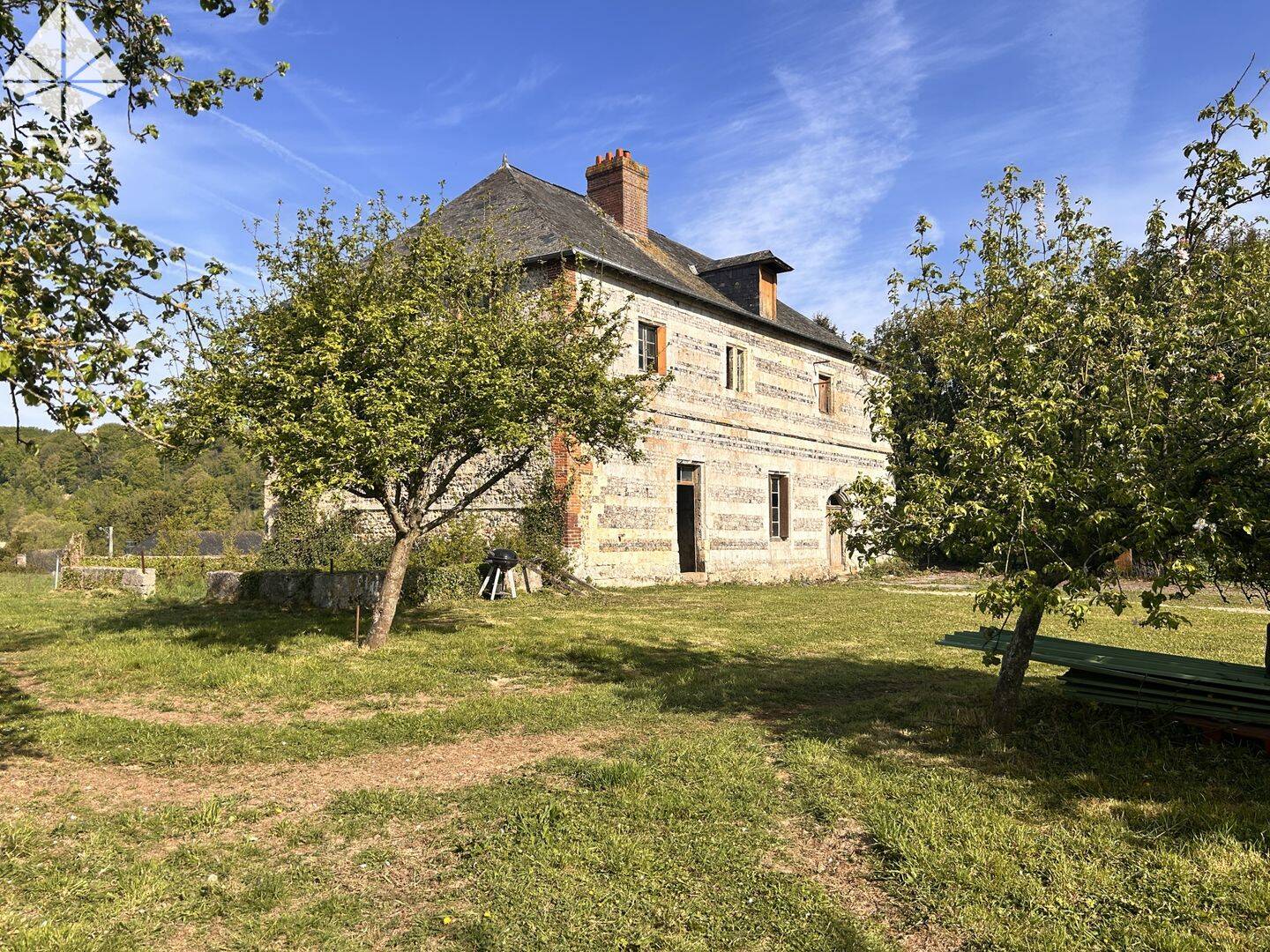 Maison 5 pièces 300 m² · à Valmont · 300 m² · 86 000 €