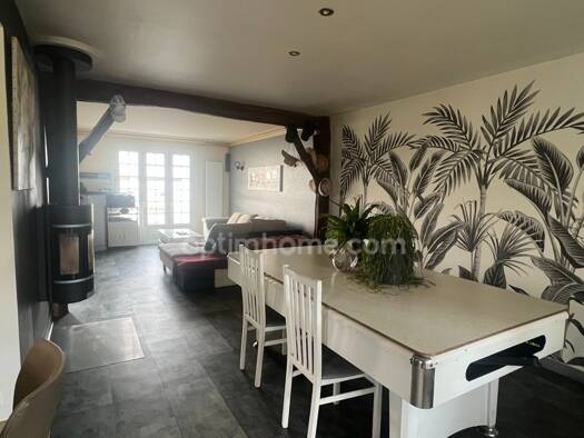 Maison de plain-pied à vendre 240 000 € 5 pièces 3 chambres 93 m² 836 m² de terrain Centre-Nord Est Mortagne-sur-Sèvre 85290